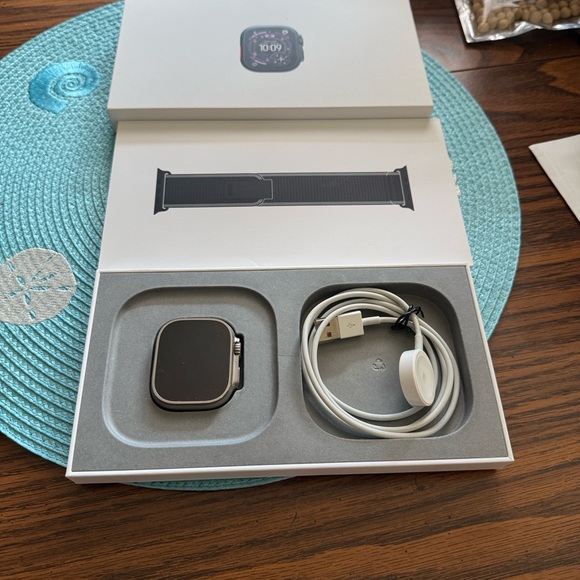 Apple Watch  Ultra 2 GPS Titanium case smart watch - Picture 5 of 16